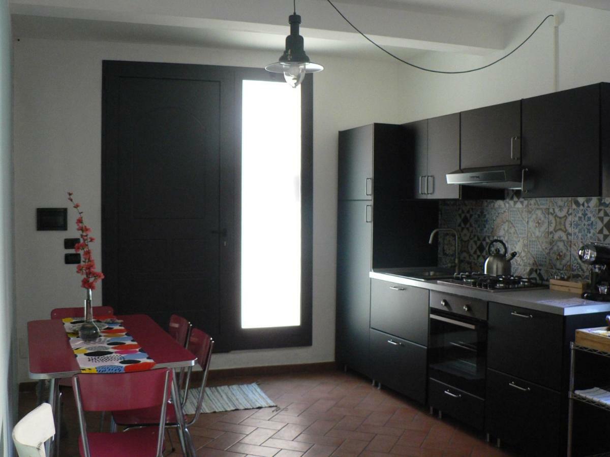 La Casa Sulla Vecchia Riva Apartment Ferrara Bagian luar foto